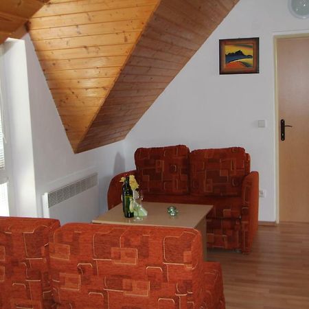 Penzion Brejk Liptovske Sliace Exterior foto