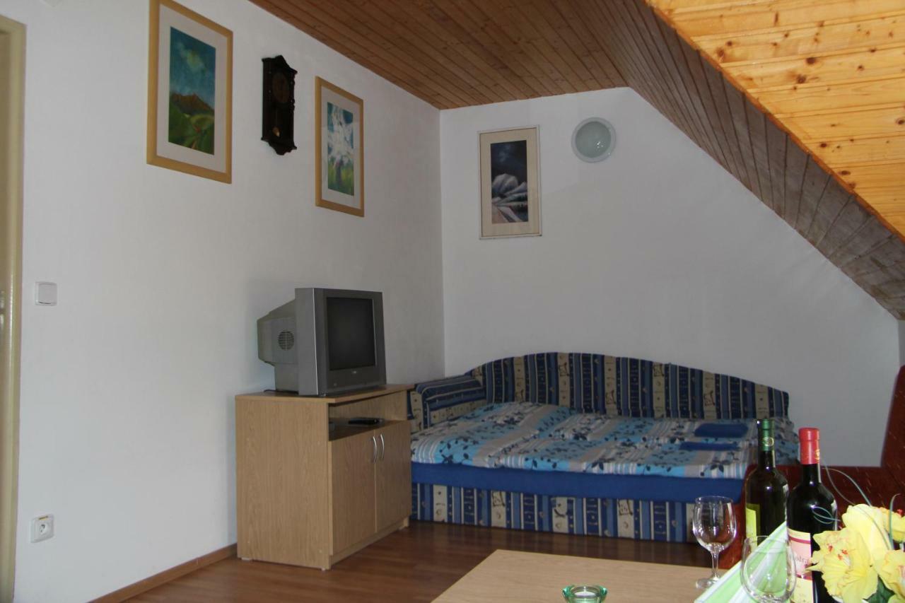 Penzion Brejk Liptovske Sliace Exterior foto